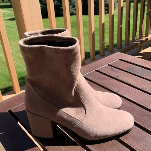 brown suede boots Valdini Riana Chelsea Ankle booties women's size 7.5 NEW - Picture 4 of 7